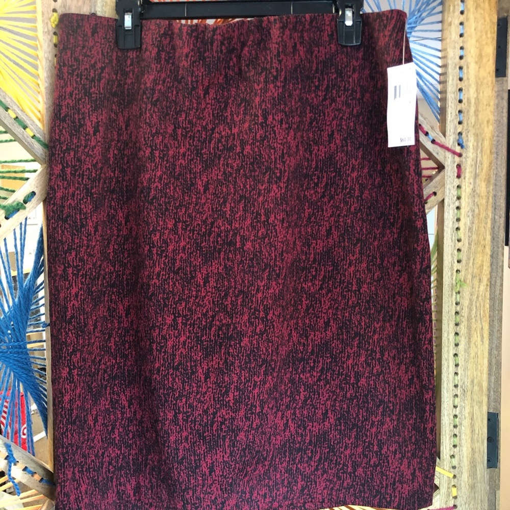 Women’s stretch pencil skirt